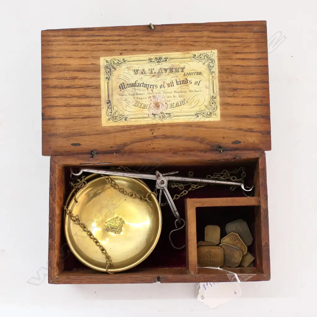 2 BEAM BALANCES IN OAK BOXES: J.LONG, LONDON BRASS w COPPER PANS AND W & T AVERY, B'HAM, STEEL w BRASS PANS w WEIGHTS Image 1++